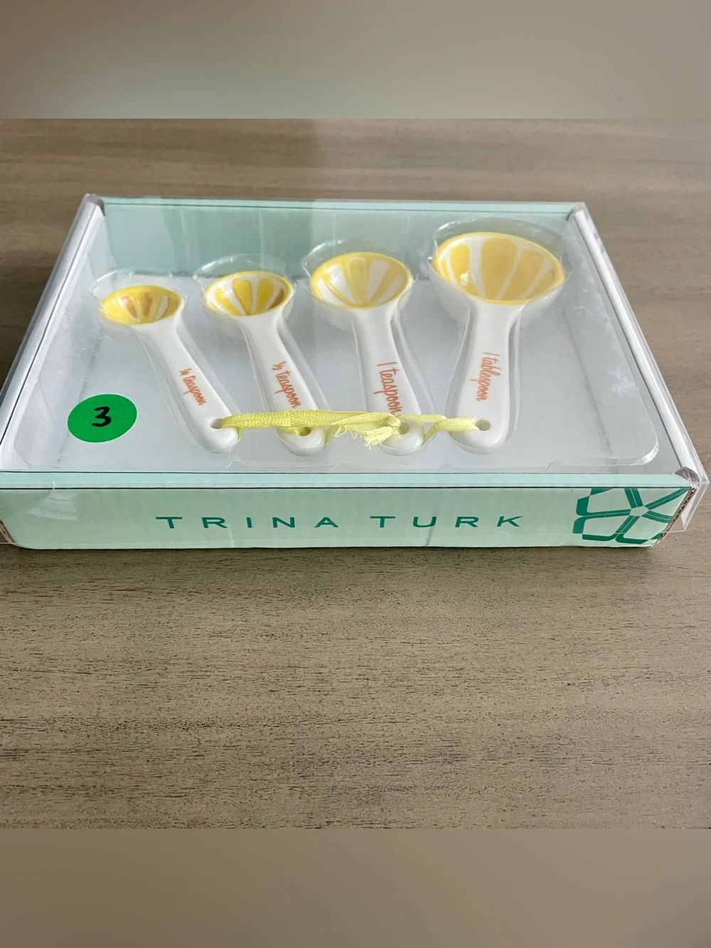NWT Trina Turk Ceramic Lemon Measuring Spoons Set